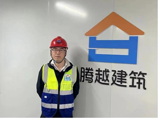 先鋒人物|“我不算聰明，所以要用努力來(lái)彌補(bǔ)”
